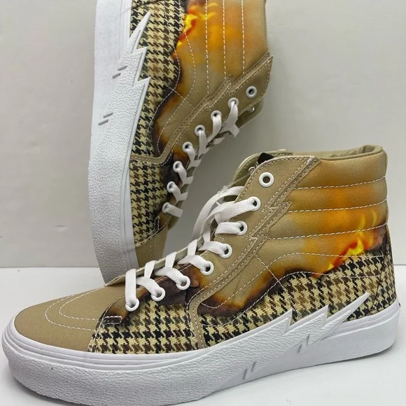 Vans Men’s Sk8-Hi Bolt (Big Reveal)
Taos Taupe Sneakers
VN0A5JIVAZP - Picture 1 of 16